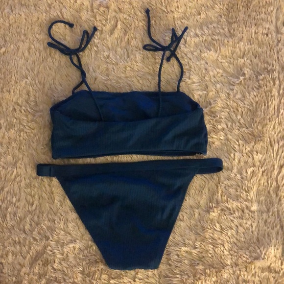 Bikini - Picture 2 of 2